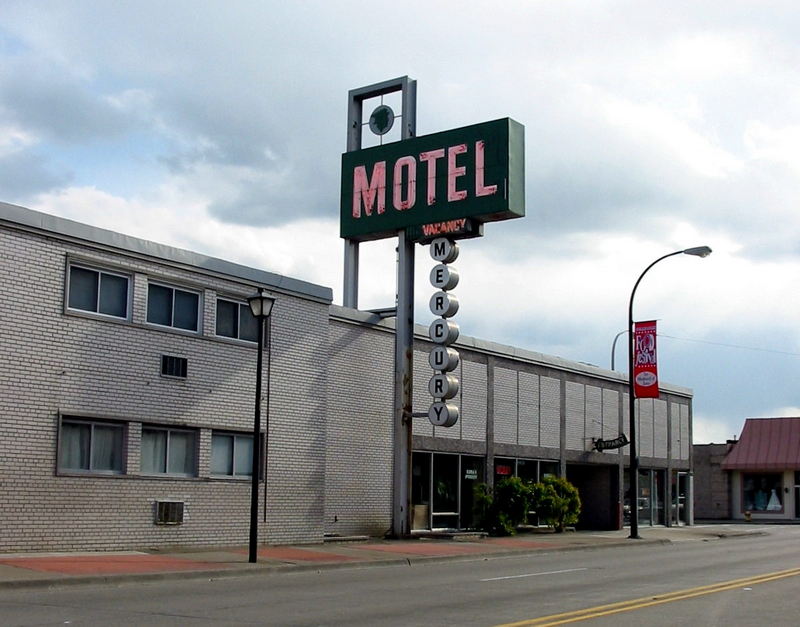 Mercury Motor Inn - May 2002 (newer photo)
